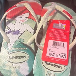Havana as size 7-8 slipper light green